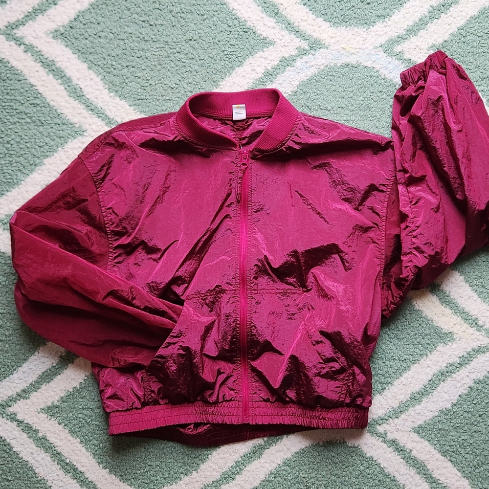 Old Navy Women's Small Gently Worn Cropped Quick Dry Fuschia Windbreaker